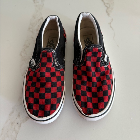 Vans Kids Red and Black Checkered Slip-On Sneakers Size 1.5 - Picture 1 of 6